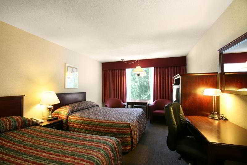 Sandman Hotel & Suites Kelowna Room photo